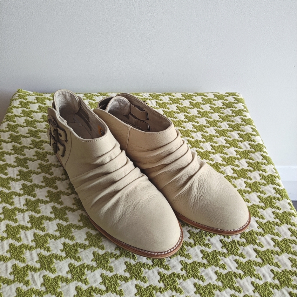 CAT by Caterpillar Bianca Booties S10